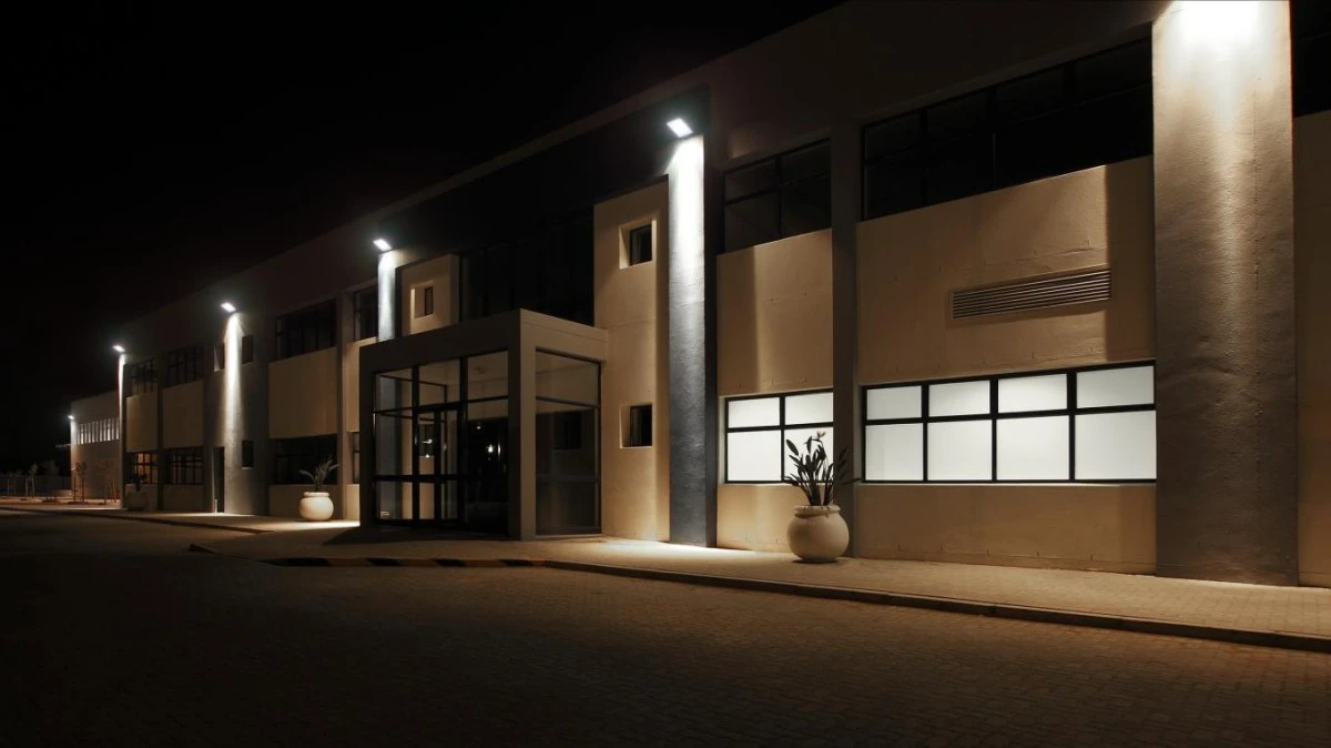 Projektor LED 10W (1100lm/1200lm) (3000K/4000K/6500K) symetryczny ...