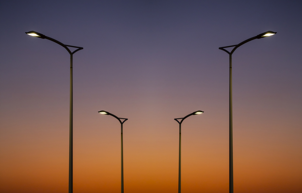 uliczne lampy oświetleniowe
