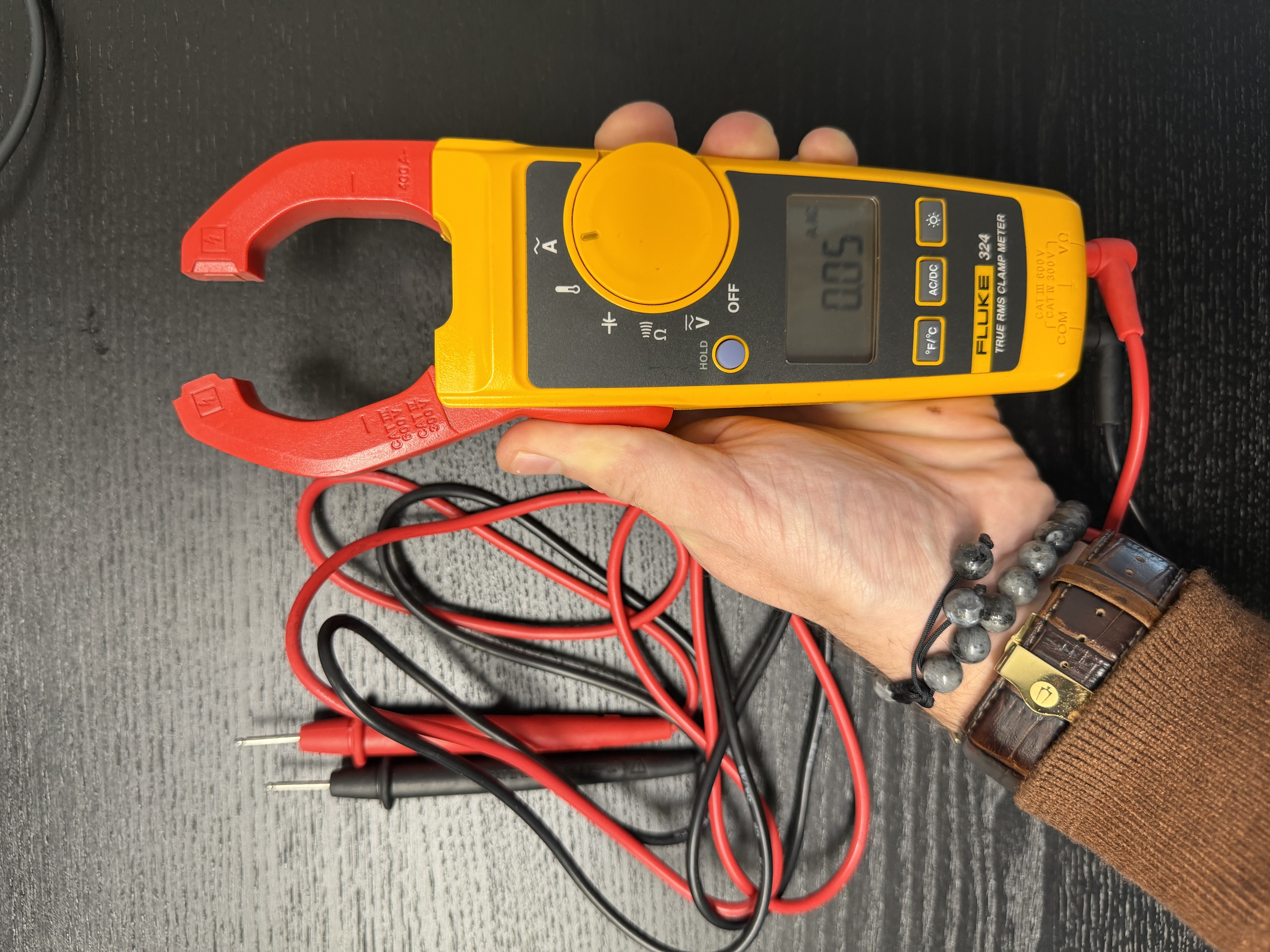 czym jest i jak działa miernik cęgowy