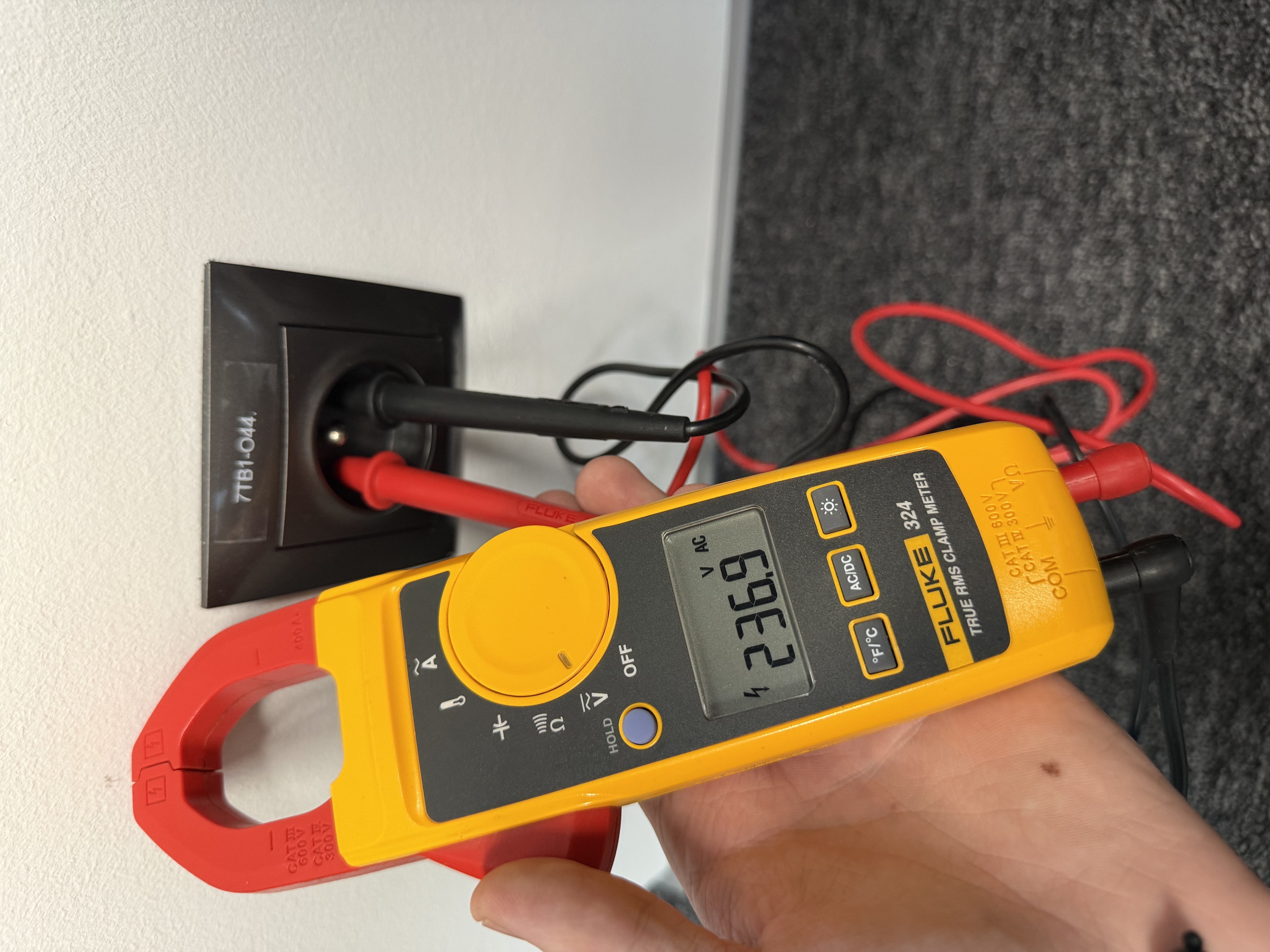 czym jest i jak działa miernik cęgowy