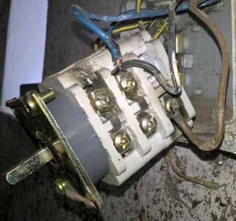 jak powstaje zwarcie elektryczne